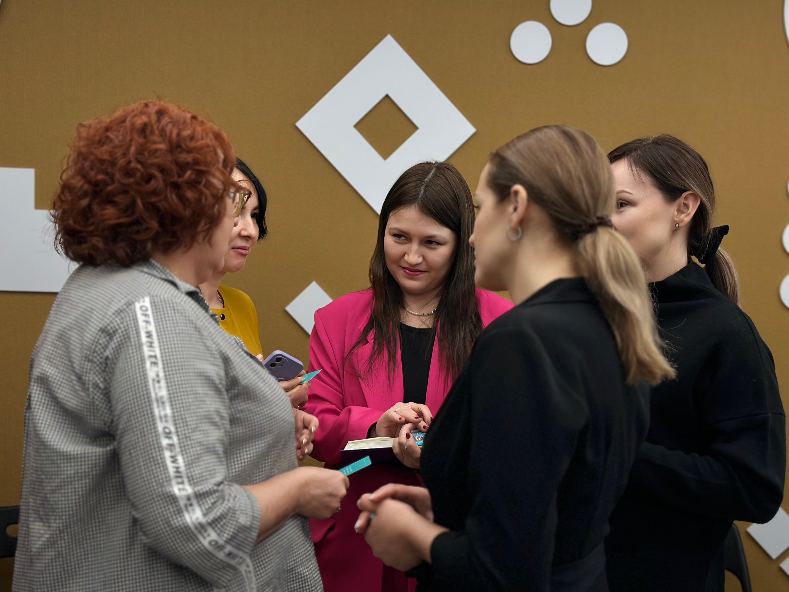 В Октябрьском открылся филиал Общероссийской общественной организации "Женщины бизнеса" -slide