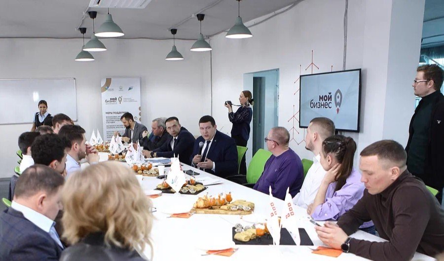 На бизнес-завтраке в «Фабрике будущего» обсудили меры антикризисной поддержки предпринимателей