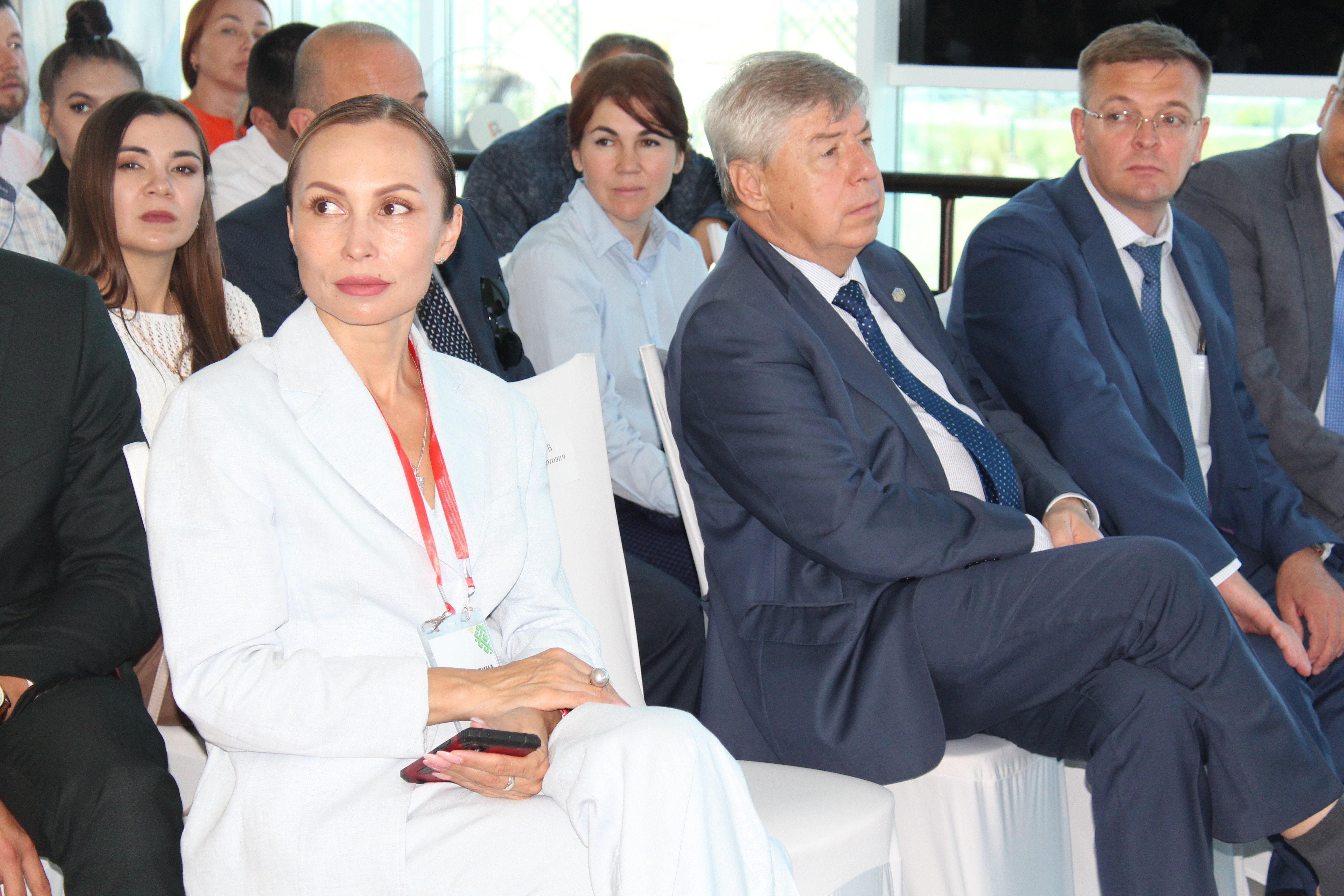 В Баймаке состоялась панельная дискуссия «Предпринимательство в Республике Башкортостан: господдержка и возможности для бизнеса»-slide-thumbnail