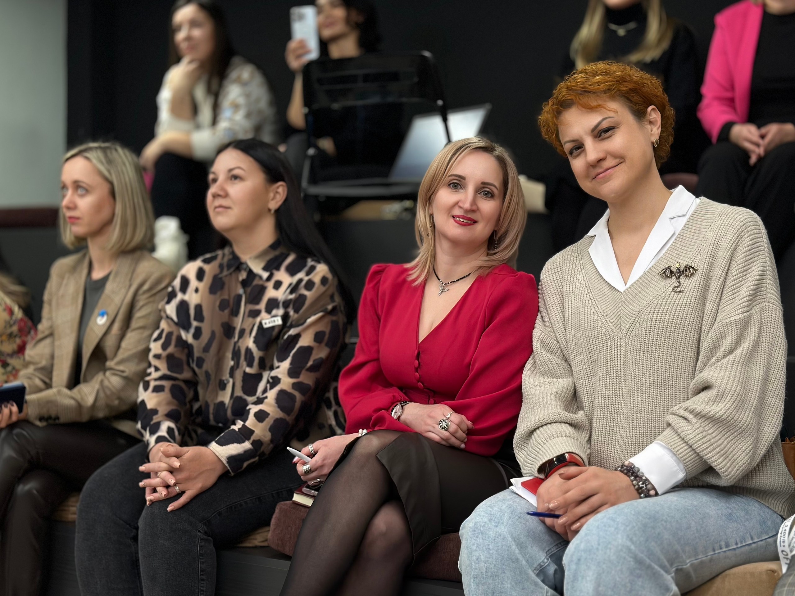 В Октябрьском открылся филиал Общероссийской общественной организации "Женщины бизнеса" -slide