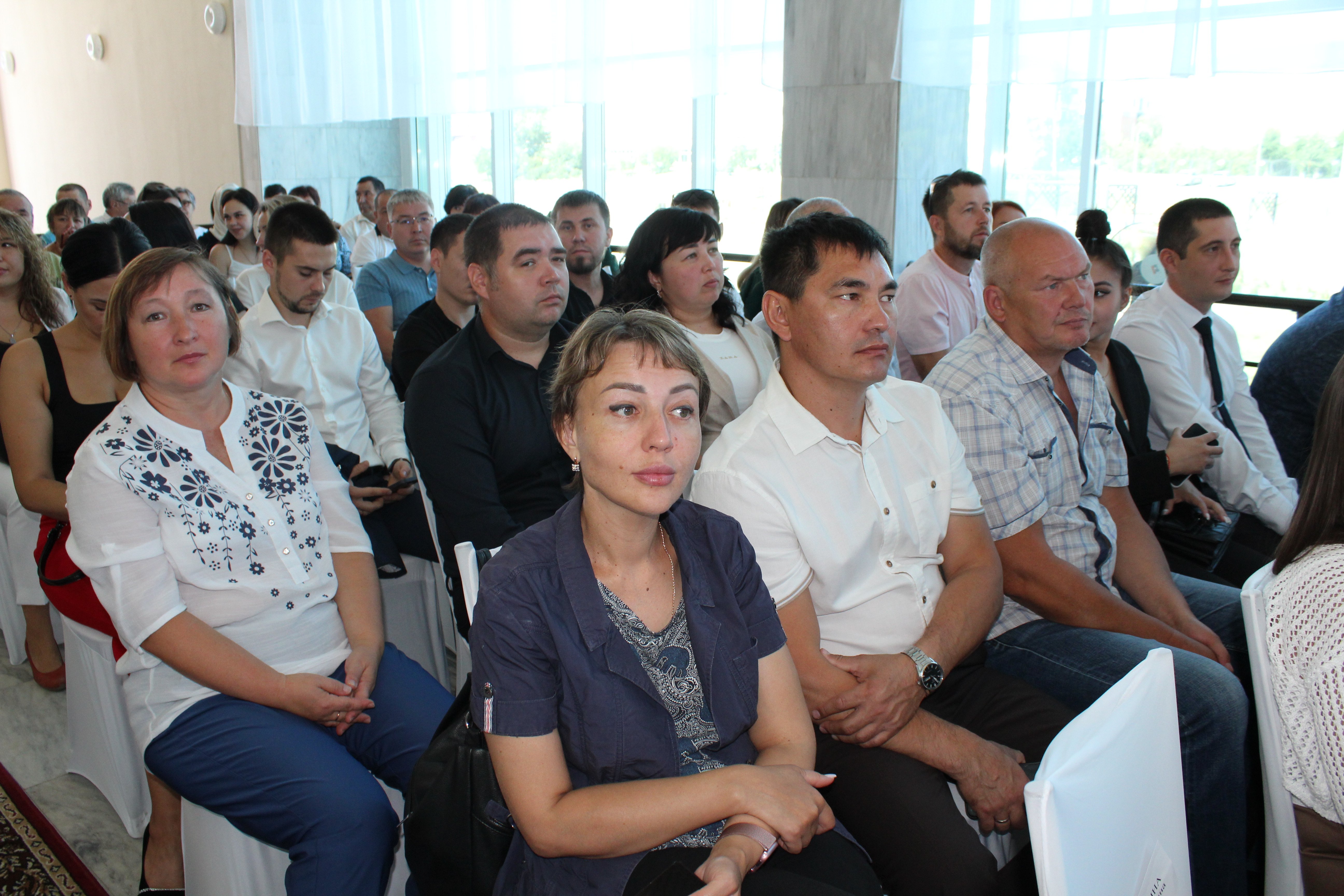 В Баймаке состоялась панельная дискуссия «Предпринимательство в Республике Башкортостан: господдержка и возможности для бизнеса»-slide-thumbnail