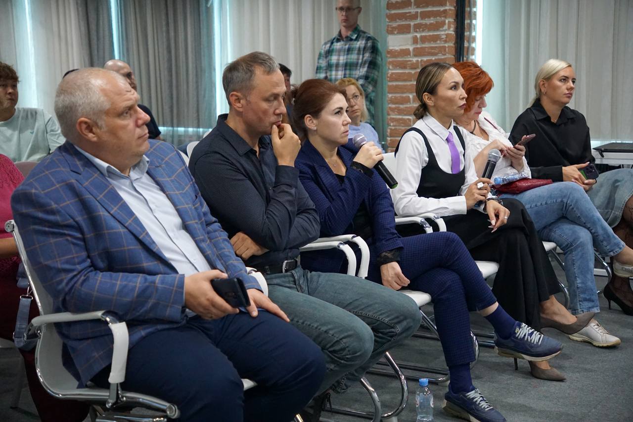 С предпринимателями Башкортостана обсудили возможности работы на маркетплейсе OZON-slide-thumbnail